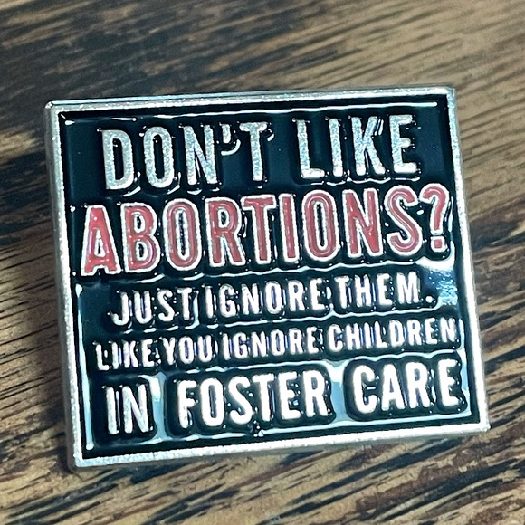 Steel Pin + Fun Quote in Enamel ✨❤️ - Picture 1 of 2